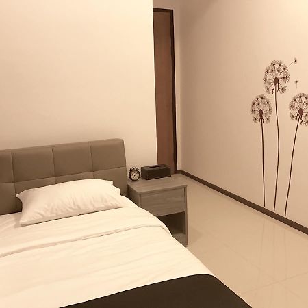 Koo Hotel Yangon Bagian luar foto